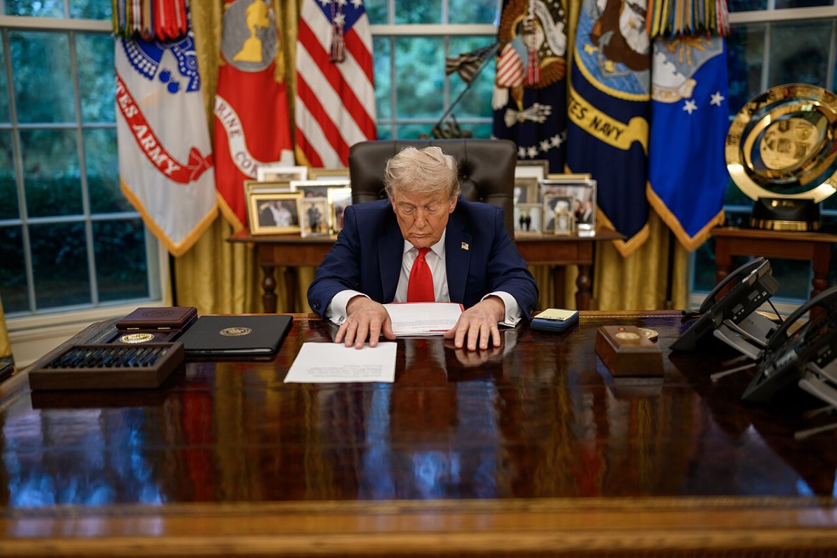 US Imposes Polysilicon Tariffs and Price Floors, Reshaping Solar Supply Chain Economics - Global